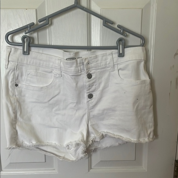 Old Navy Women's White Denim Shorts size 12 - Picture 1 of 6
